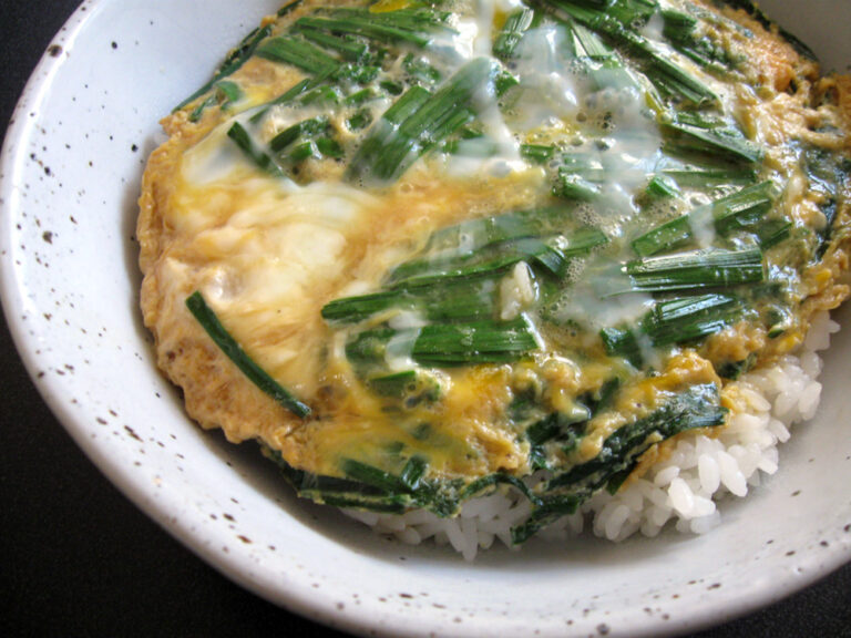 Garlic Chives & Egg Rice Bowl Hiroko's Recipes
