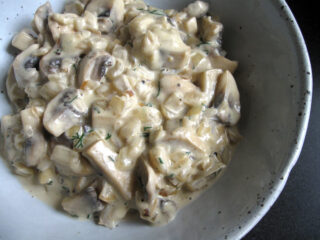 Mushroom Sour Cream Sauce – Hiroko's Recipes