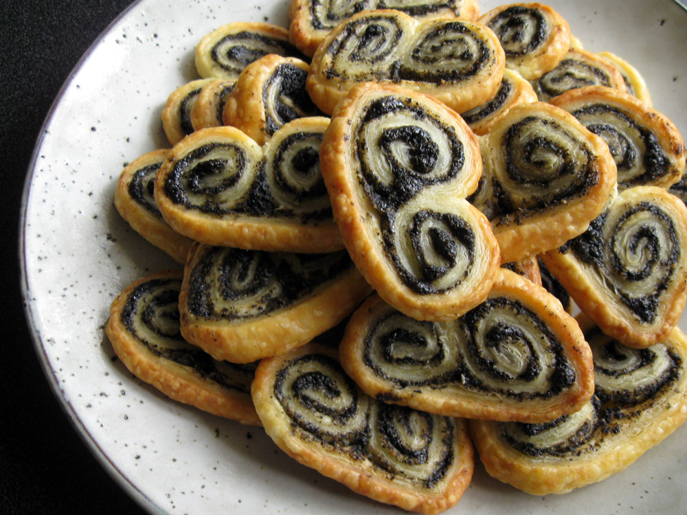 Black Sesame Puff Pastry Biscuits – Hiroko's Recipes