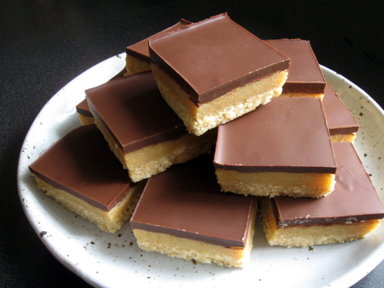 NoBake Chocolate Caramel Slice Hiroko's Recipes
